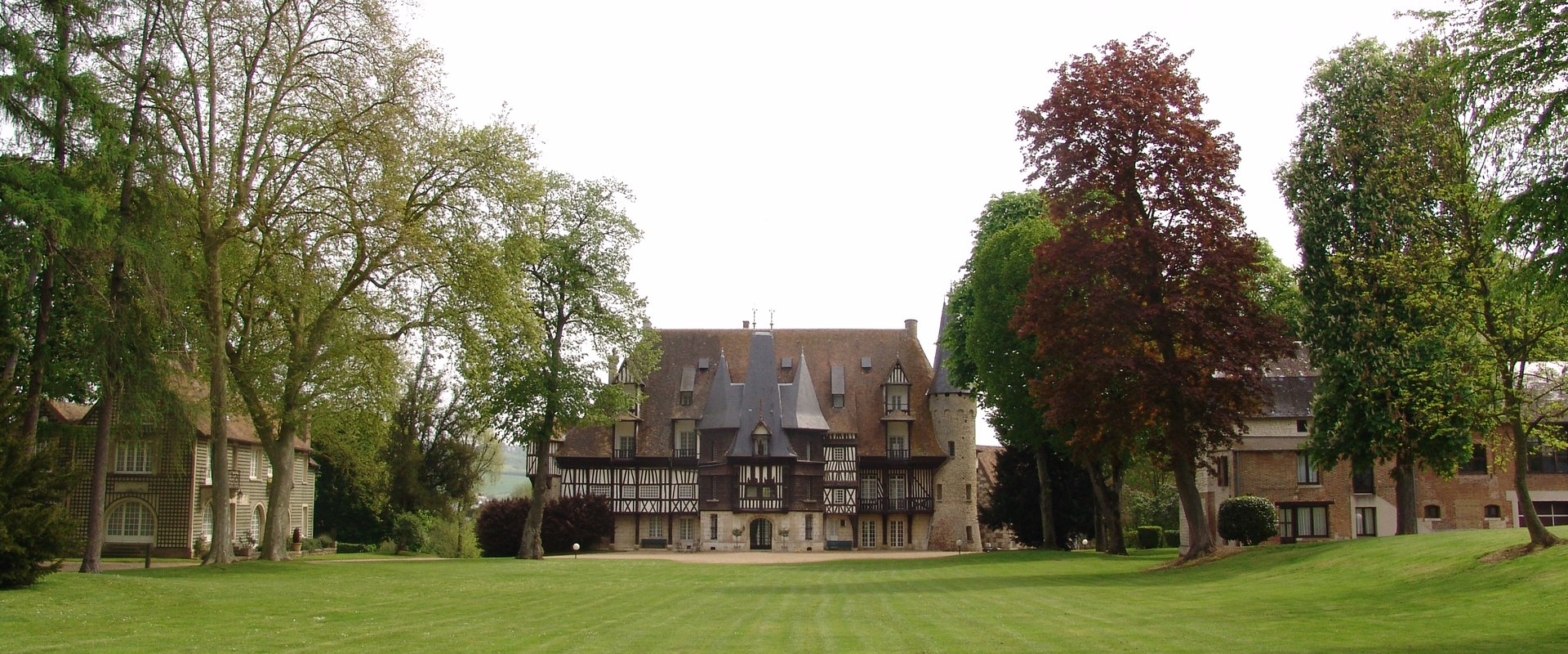 Château de Saint-Hilaire et son parc, berceau du Groupe Bocquillon
